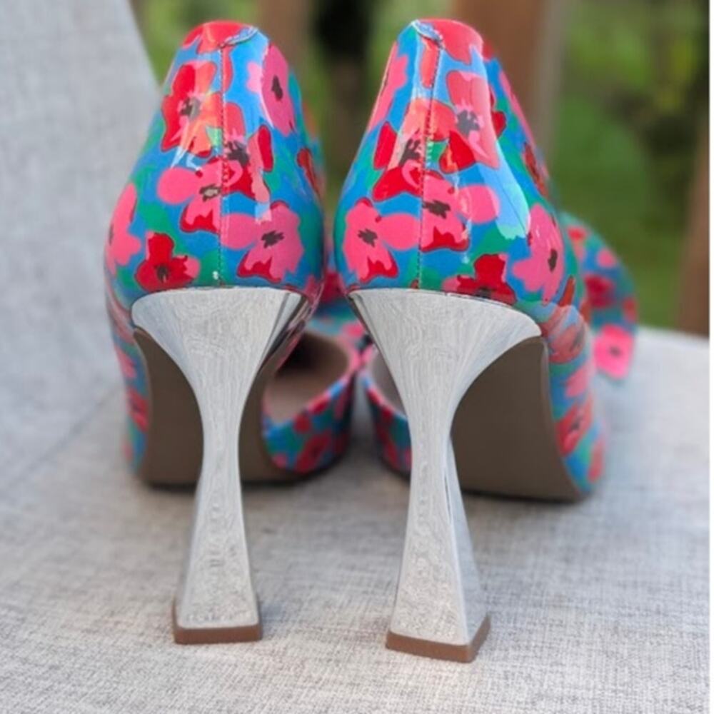 Betsey Johnson Nobble Bow D'Orsay Silver Heels Size 10M Pumps Floral Retro New - Picture 3 of 9